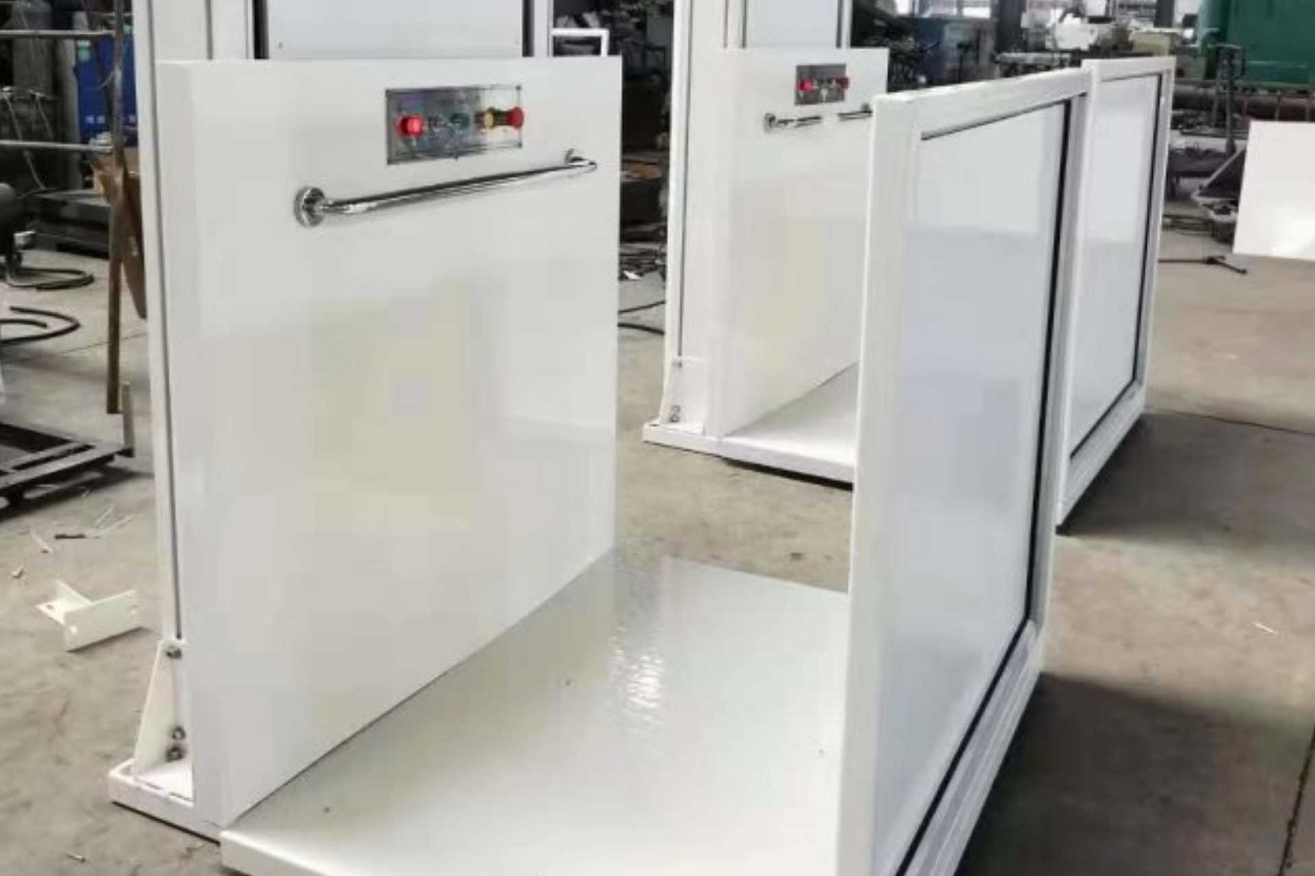 Vertical wheelchair lift example