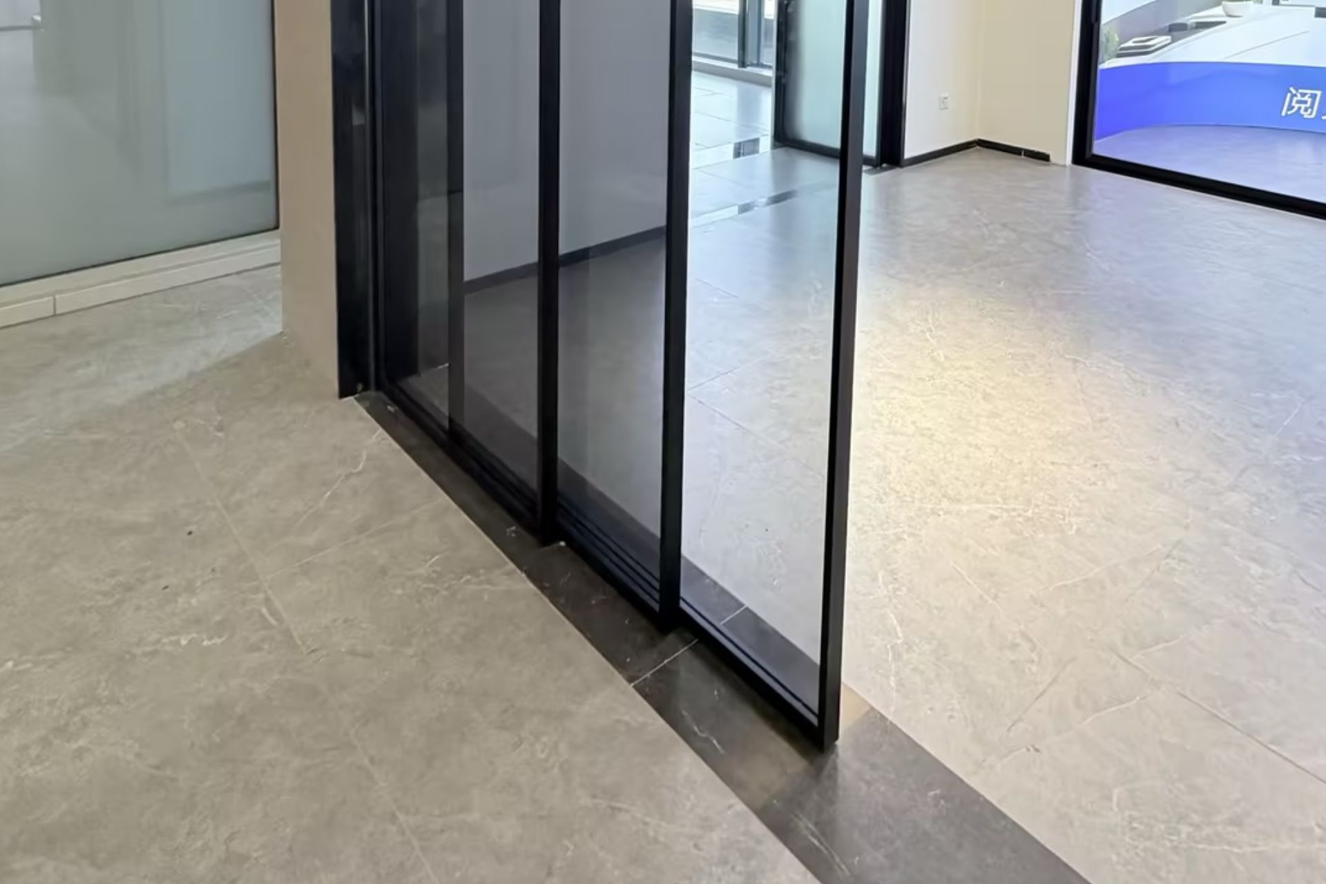 Automated sliding door